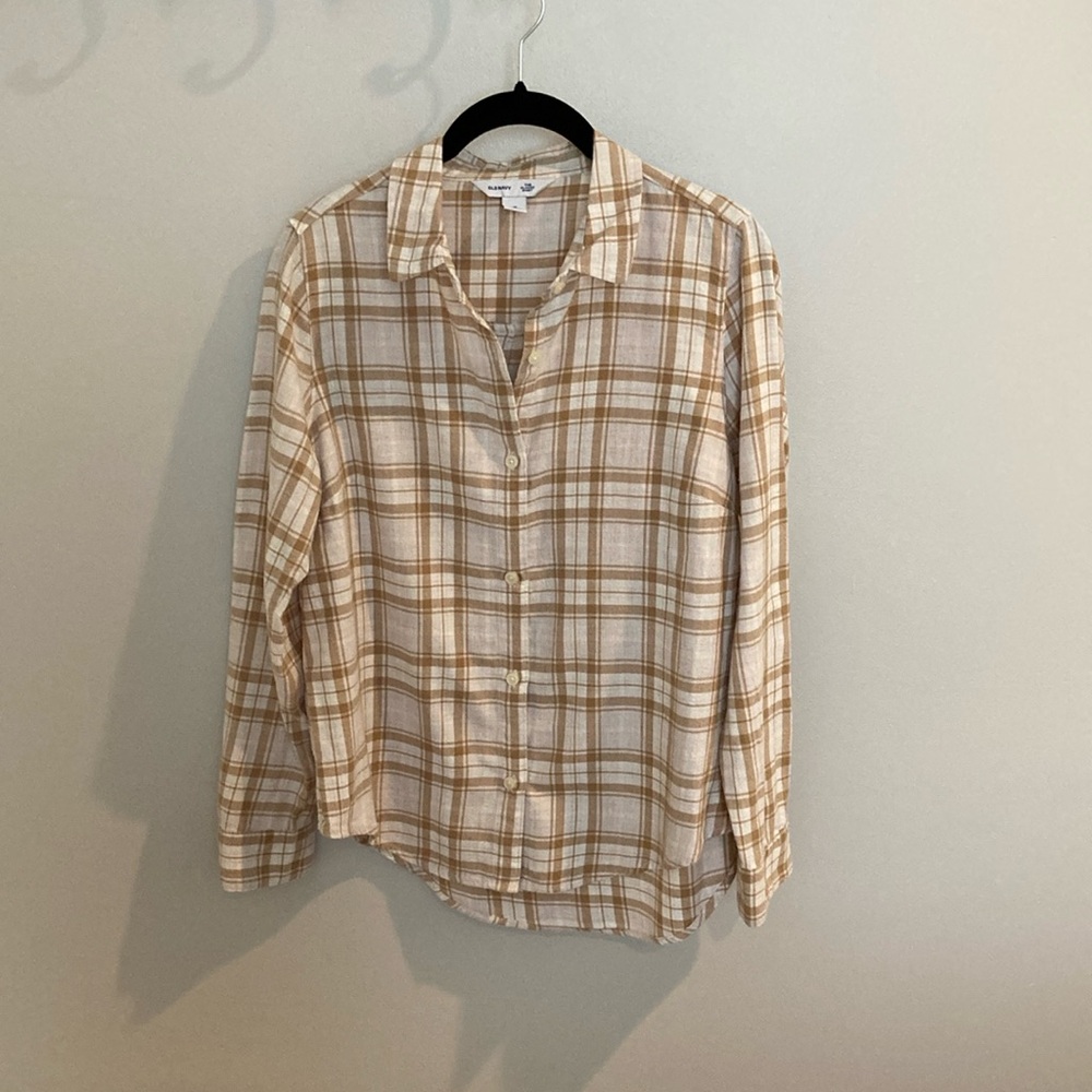 Old Navy classic shirt 🤍 medium 🤍 flannel